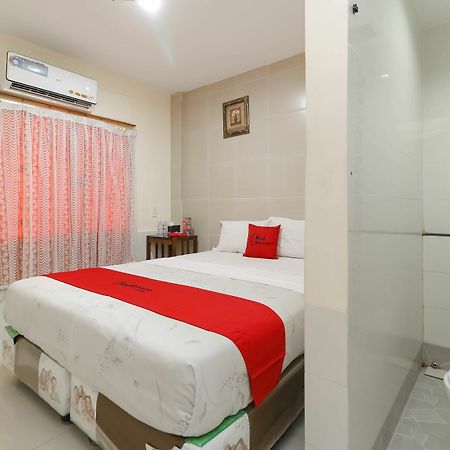 Reddoorz Near Maimun Palace Медан Екстериор снимка