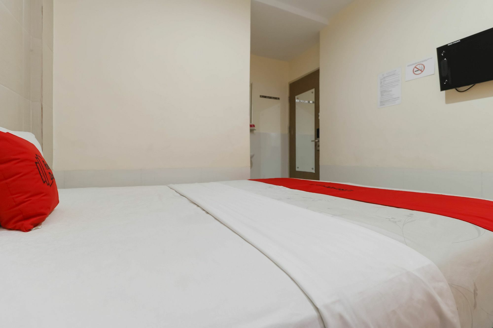 Reddoorz Near Maimun Palace Медан Екстериор снимка