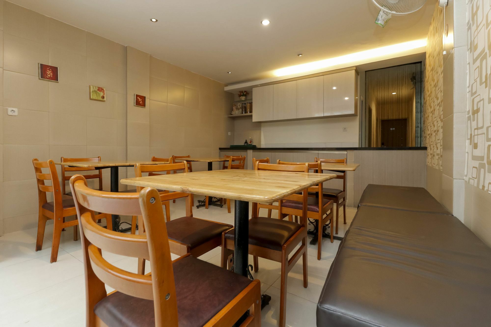 Reddoorz Near Maimun Palace Медан Екстериор снимка
